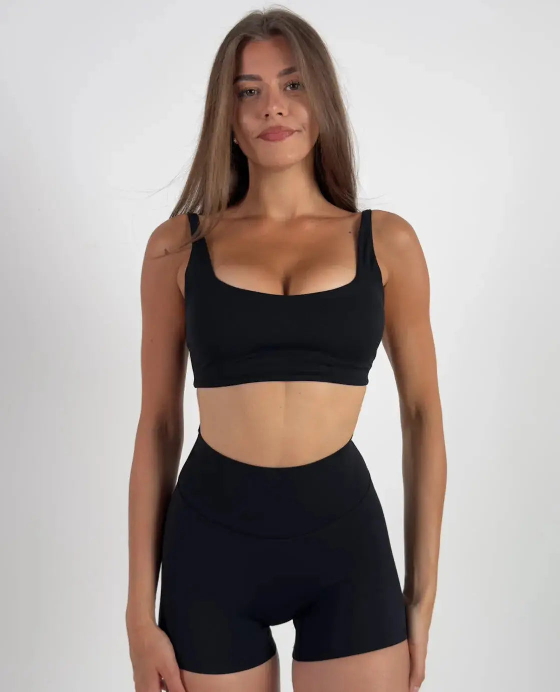 TOPY NA CIENKICH RAMIĄCZKACH